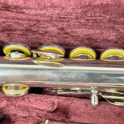 Armstrong 104 Student Model Closed-Hole Flute with C Foot, Offset G 2010s - Silver-Plated image 6