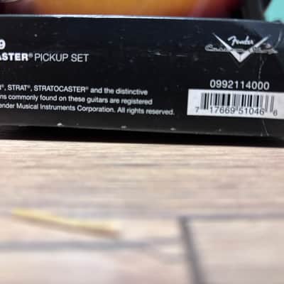 Immagine Fender Stratocaster USA 69 Custom Shop Abigail Ybarra edition pickups - very rare! - 2