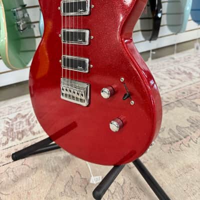 Godin Triumph - Red Sparkle image 9