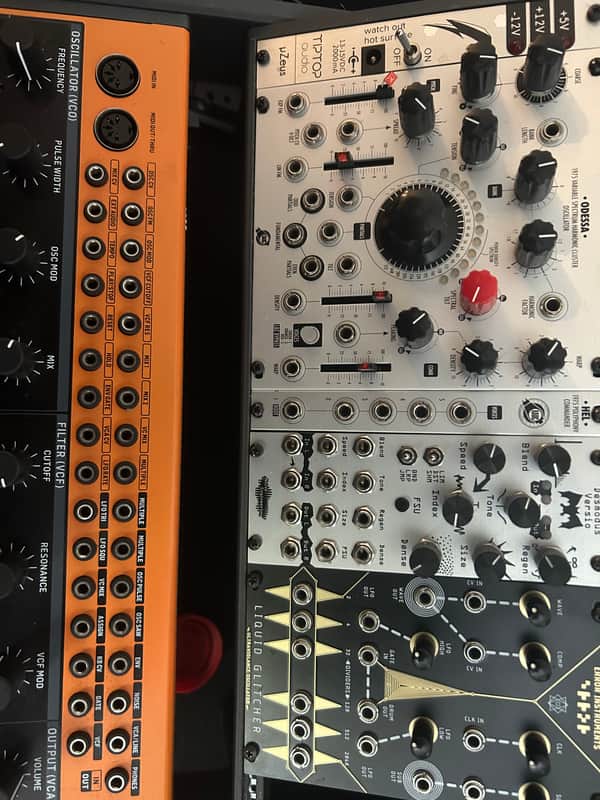 Xaoc Devices Odessa Harmonic Cluster Oscillator + HEL Expander - white image 1