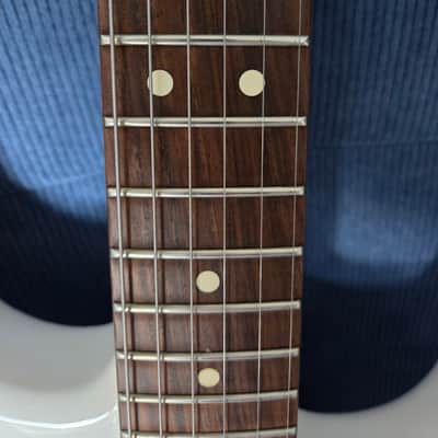 Fender Player Stratocaster with Pau Ferro Fretboard 2018 - 2024 - Polar White image 9
