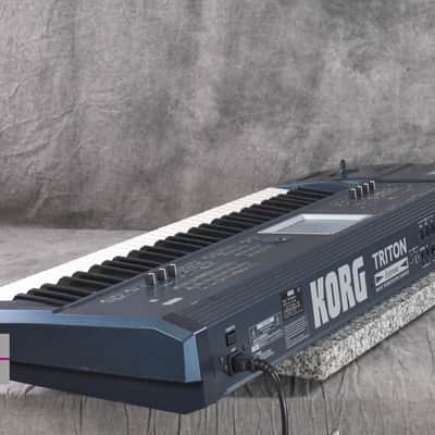 KORG TRITON Extreme Music workstation Synthesizer in Very Good Condition. image 17