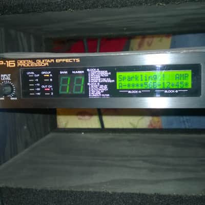 Roland GP-16 Digital Effects Guitar Processor