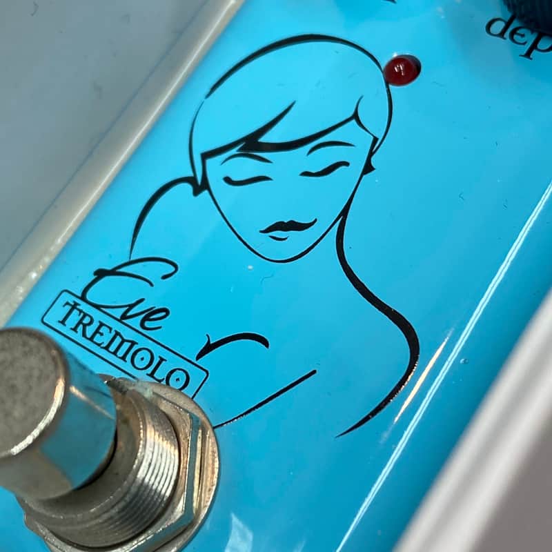 Red Witch Seven Sisters Eve Tremolo 2010s - Blue image 1