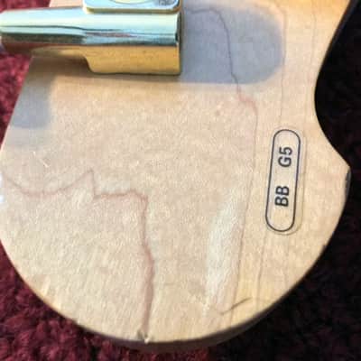 Yamaha BB-G5 5 String Electric Bass High Definition Tiger Amber Burst Top image 5