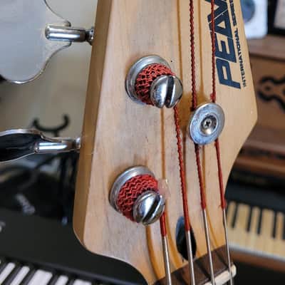 Peavey International Milestone II 4-String Bass Guitar image 4
