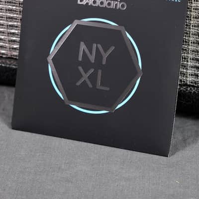 D'Addario NYXL1152 Nickel Wound Medium Top/Heavy Bottom 11-52 image 2