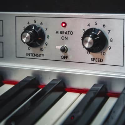 1979 Rhodes Seventy-Three Suitcase Piano – Original Janus Stereo System image 4