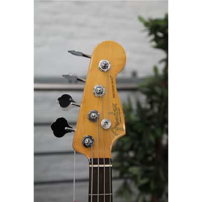 FENDER American Pro II Precision Bass RW 3TSB image 4