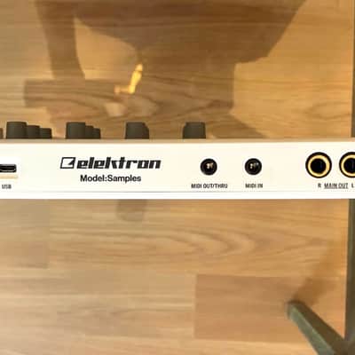 Immagine Elektron Model:Samples 2019 - 2020 - White - 2