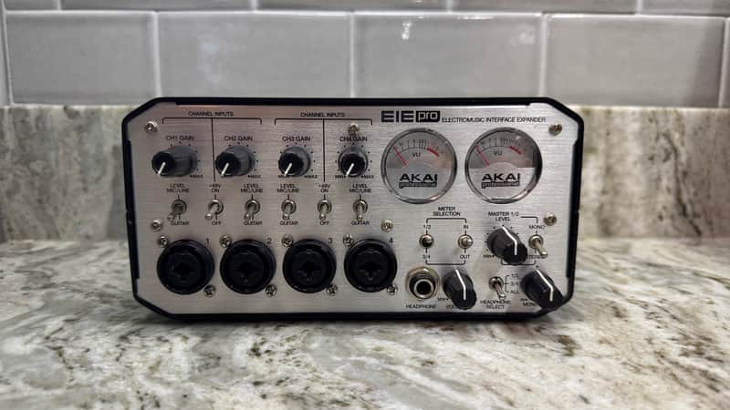 Akai EIE Pro USB 2.0 Audio Interface 2010s - Silver image 1