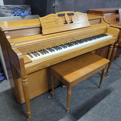 Wurlitzer 36" piano SN 1658839 90s - Oak image 1