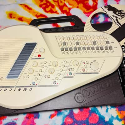 Suzuki OM-300 Omnichord W/Case + AC image 6