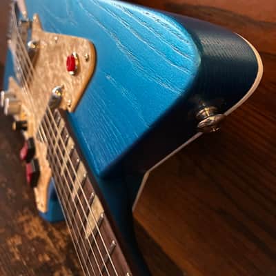 DiPinto Quark 6 Echo Killer 2026 - Metallic blue grain image 5