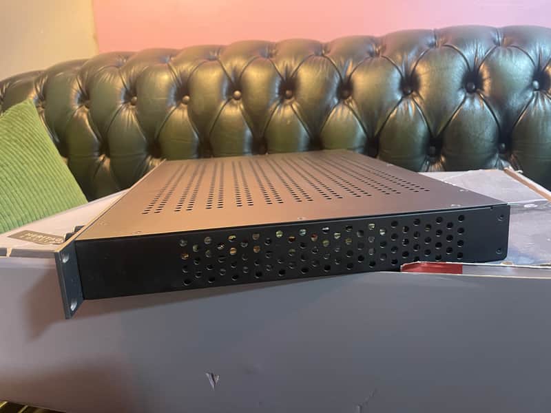 Universal audio Apollo x6 Thunderbolt 3 audio interface image 1