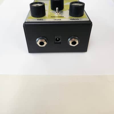 Used Maestro Fuzz-Tone FZ-M Fuzz Pedal - Yellow Graphic w/ Original Box image 4