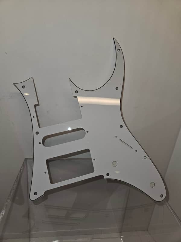 Ibanez RG550 pickguard - White image 1