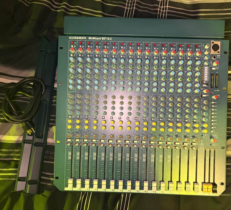 Allen & Heath MixWizard WZ3 16:2 16-Input Stereo Mixer | Reverb