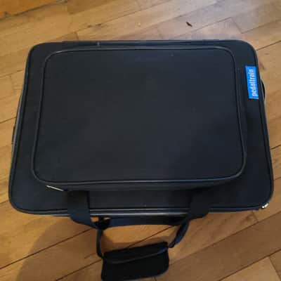 Pedaltrain Classic JR Pedalboard w/ Deluxe Soft Case & Truetone 1 SPOT Pro CS7 Power Supply image 7