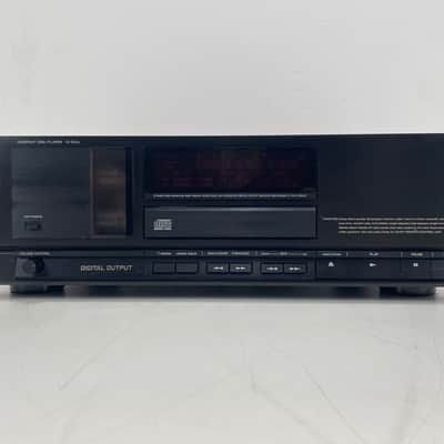 Luxman - D-103u - Compact Disc Player - Tube CD Player image 9