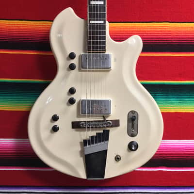 Supro Martinique Ermine White 1962 image 2
