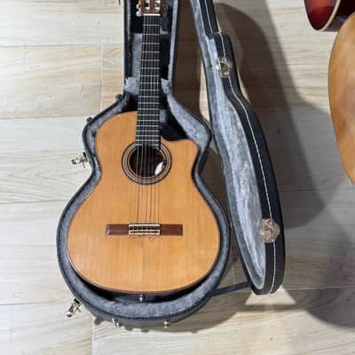Jose Ramirez Estudio 2CWE Cutaway Electric 2007 a very user friendly model ready for your next Jazz Gig ! image 13