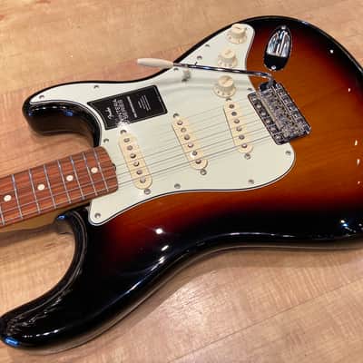 Fender Vintera '60s Stratocaster Electric Guitar 2021 3-Color Sunburst image 5