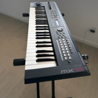 Yamaha MX49 - Black image 2