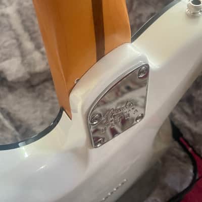 Fender American Ultra Telecaster with Maple Fretboard 2019 - Present - Arctic Pearl image 4