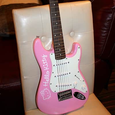 Fender Hello Kitty Stratocaster squier Pink girls guitar image 2