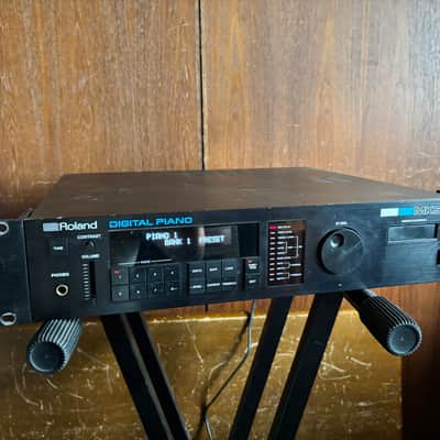 Roland MKS-20 Digital Piano Sound Module rackmount RD-1000 New battery & Display
