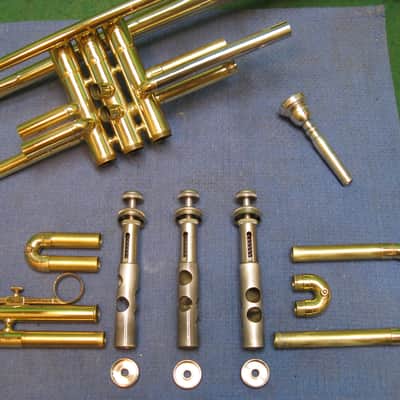 Yamaha YTR232 Trumpet - Reconditioned - Oversized Case & Yamaha 11 MP image 17
