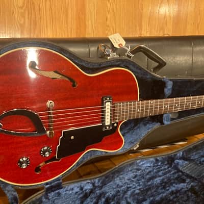 Guild M-65 Freshman 70’s - Burgundy/ Red image 3
