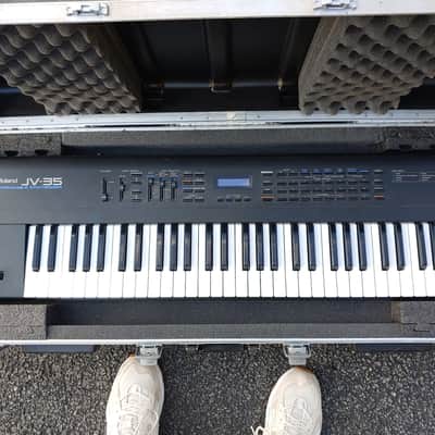 Roland JV35 Expandable SynthesizerIncluding Case image 2