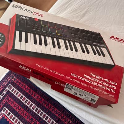 Immagine Akai MPK Mini Plus 37-Key Compact USB Midi Keyboard Controller - 3