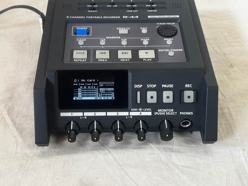 Edirol Roland R-44 Solid-State Four-Channel Portable Field