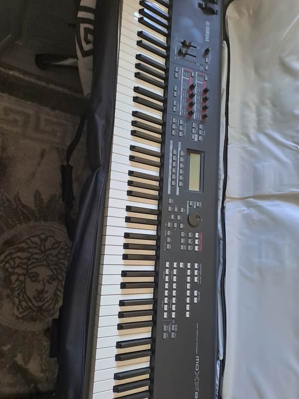 Yamaha MOXF8 Production Synthesizer
