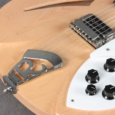 Rickenbacker 330 - Mapleglo - 2nd Hand image 16