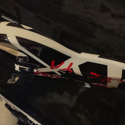 2014 EVH/Fender Striped Series "Circles/See Ya Later" 1st Run Eddie Van Halen UNCHAINED Gloss Finish- w/Gator Case image 16