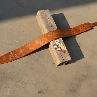 Burny Black custom made guitar strap leather - nasca lines brown/white made to order - oil image 12