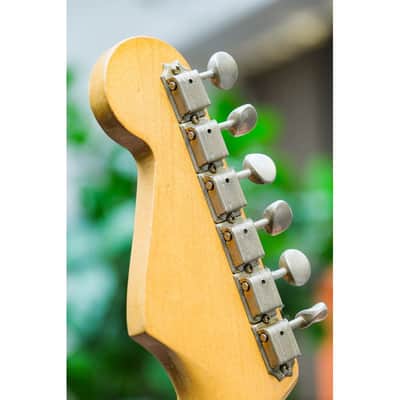 1965 Fender Stratocaster sunburst image 4