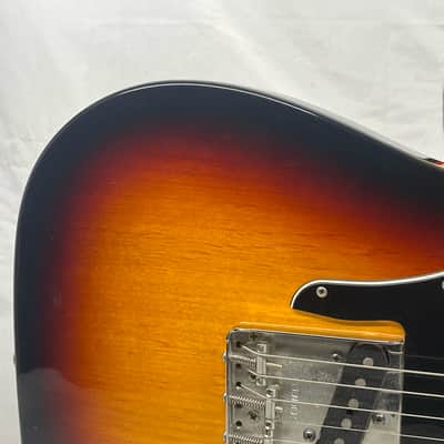Fender Classic Series '72 Telecaster tele Custom Electric Guitar - 3-Color Sunburst image 4