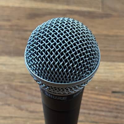 Shure SM58 Handheld Cardioid Dynamic Microphone with Clip and Pouch. image 6