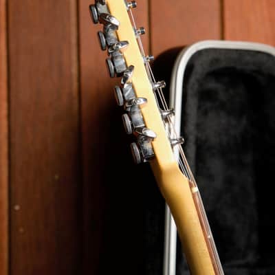 Fender American Deluxe Stratocaster 3-Colour Sunburst Electric Guitar 2006 Pre-Owned image 9