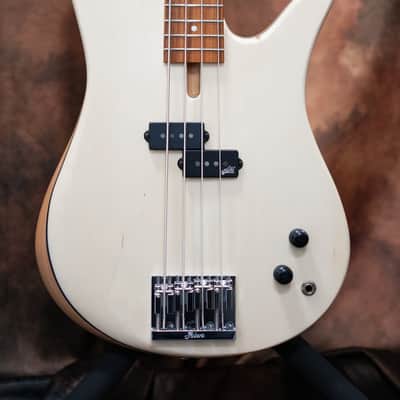 Fodera Monarch 4 Standard P image 1