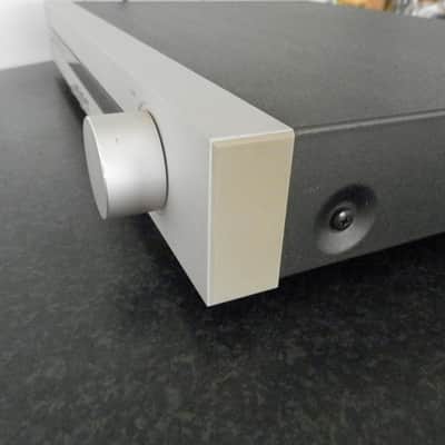 Harman Kardon TU-610 Linear Phase Stereo FM/AM Tuner (1984) image 9
