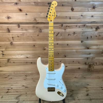 Fender Limited Edition 1954 HardTail Stratocaster Deluxe Closet Classic Electric Guitar - Super Faded Aged Shell Pink image 2