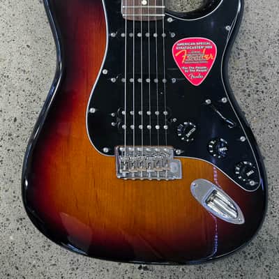 Fender American Special Stratocaster HSS with Rosewood Fretboard 2010 - 2018 - 3-Color Sunburst image 2