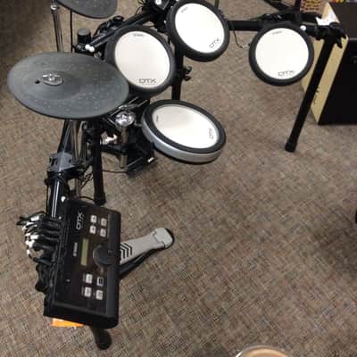 Yamaha DTX500 Electronic Drum Kit image 1