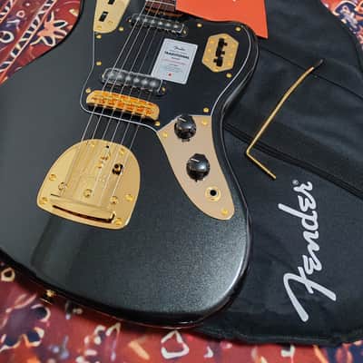 *NEW IN BOX* 2026 Fender Japan Limited Edition Traditional Collection, 60's Jaguar Black Pearl Gold with Matching Headstock, MIJ image 2